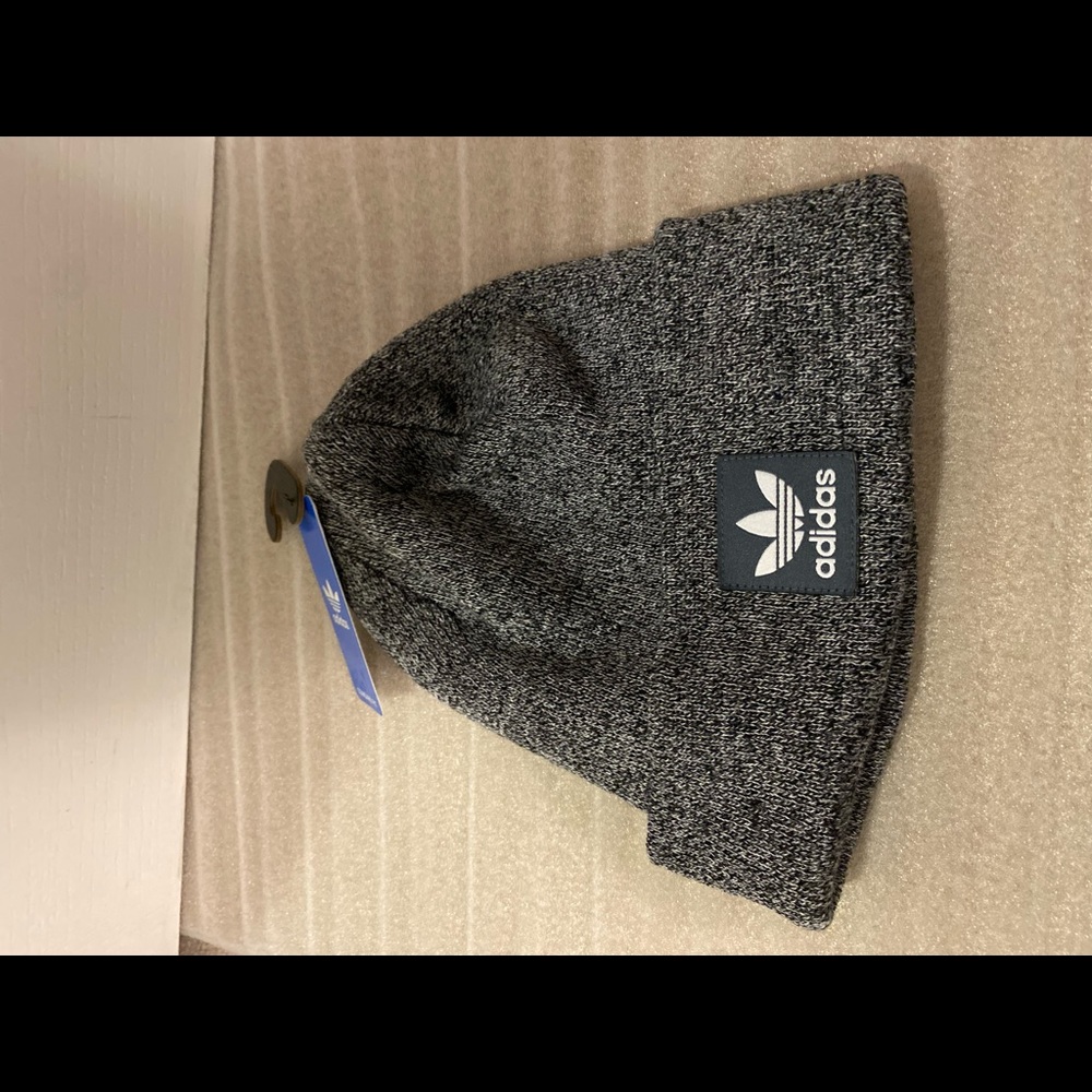 Adidas Unisex Originals Grove Beanie Heather Gray/White NWT